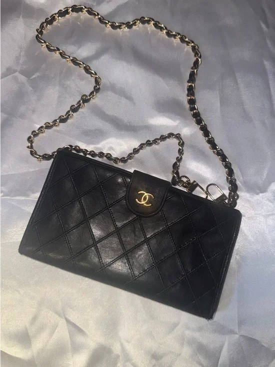 ✨ CHANEL Bicolore Quilted CC Logo Lambskin Long Bifold Wallet - Black ✨ - Picture 1 of 13